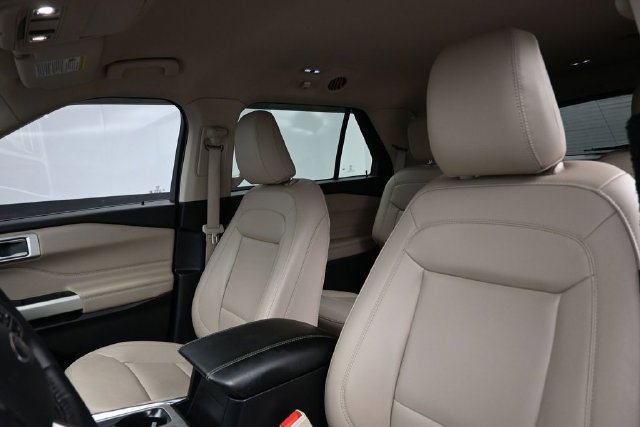 Used 2022 Ford Explorer XLT w/ Equipment Group 202A RWD image 20