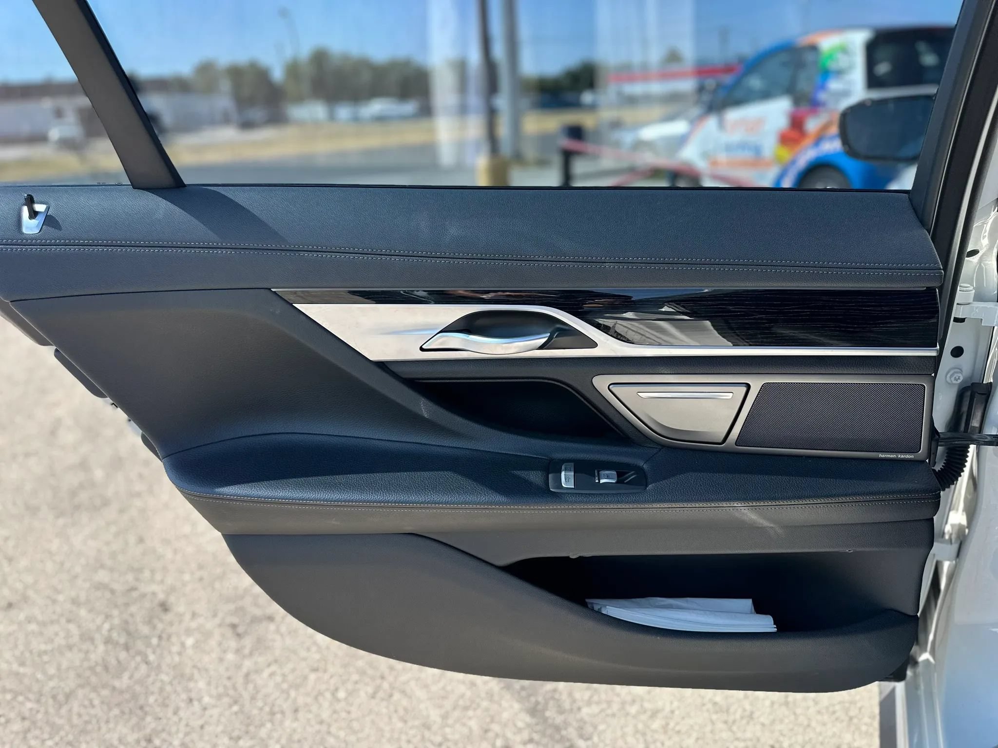 Used 2019 BMW 740i w/ M Sport Package RWD image 22