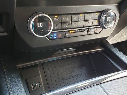 Used 2021 Ford Expedition Limited AWD/4WD image 24