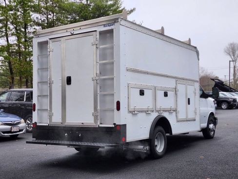 Used 2022 Chevrolet Express 3500 w/ Power Convenience Package RWD image 5