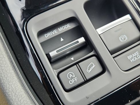 New 2025 Honda Pilot Touring image 17