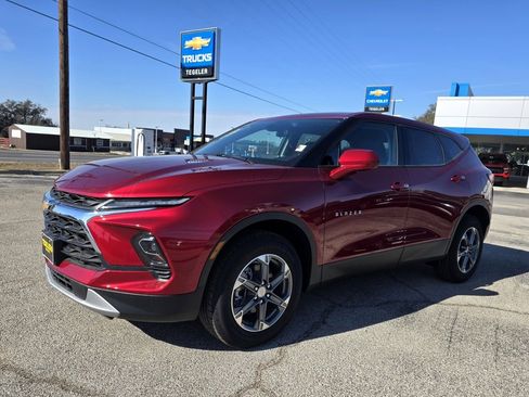 New 2025 Chevrolet Blazer LT image 1