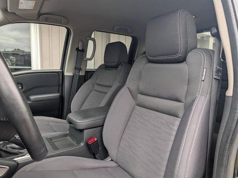 Used 2022 Nissan Frontier SV AWD/4WD image 13