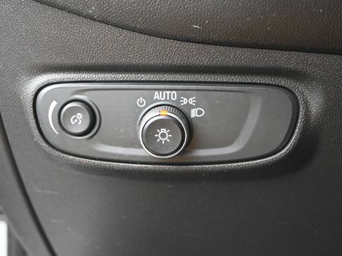 Used 2021 Chevrolet Equinox LT AWD/4WD image 12