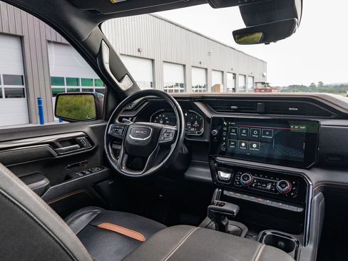 Used 2023 GMC Sierra 1500 AT4 w/ AT4 Premium Package AWD/4WD image 30
