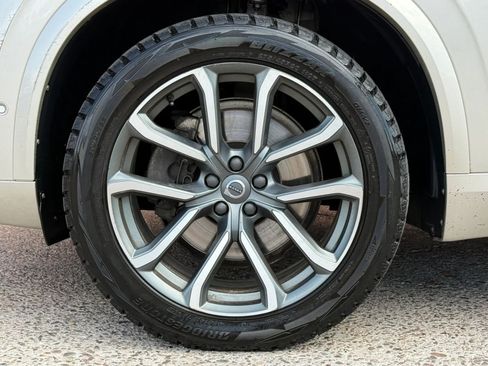 Used 2016 Volvo XC90 T6 Momentum w/ Momentum Plus Package AWD/4WD image 28