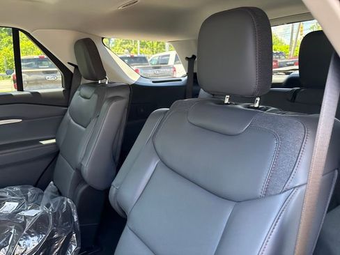 New 2026 Ford Explorer Active w/ Active Comfort Package AWD/4WD image 24
