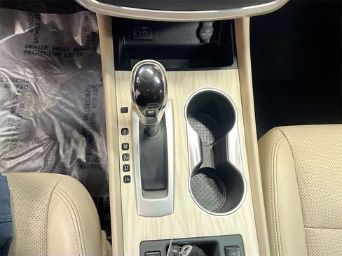 Used 2016 Nissan Altima 2.5 SL w/ 2.5 Technology Package image 17