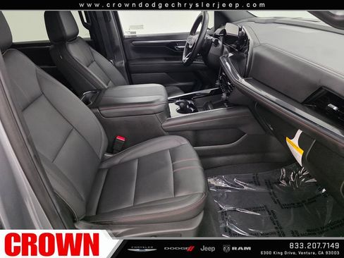 Used 2026 Chevrolet Suburban RST AWD/4WD image 10