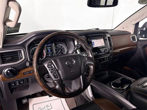 Used 2018 Nissan Titan Platinum Reserve image 9