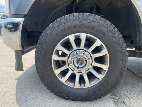 Used 2021 Ford F250 Lariat w/ Lariat Value Package AWD/4WD image 30