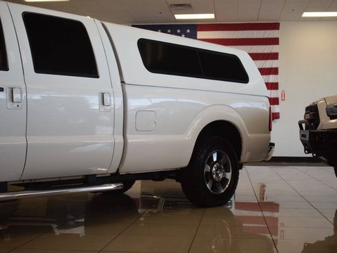 Used 2011 Ford F250 Lariat w/ Lariat Interior Pkg RWD image 18