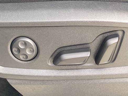 Used 2020 Audi Q5 e Premium w/ Convenience Package image 29