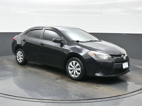 Used 2015 Toyota Corolla LE FWD image 11