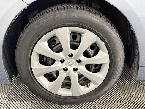 Used 2022 Toyota Corolla LE FWD image 36