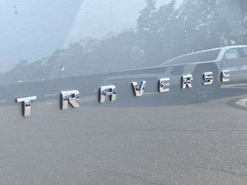 Used 2024 Chevrolet Traverse LT FWD image 30