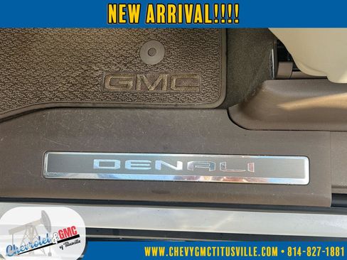 Used 2021 GMC Yukon XL Denali AWD/4WD image 16