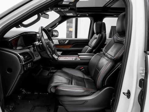 Used 2022 Lincoln Navigator L Black Label image 6
