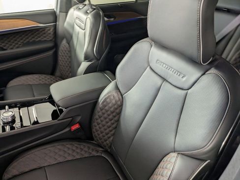 New 2025 Jeep Grand Cherokee Summit AWD/4WD image 11