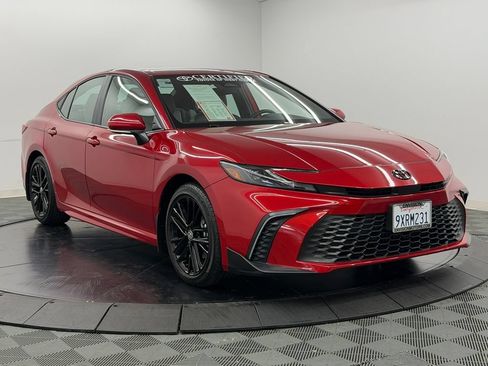 Used 2026 Toyota Camry SE FWD image 8