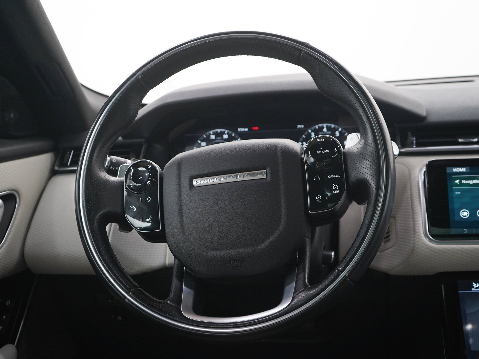 Used 2019 Land Rover Range Rover Velar R-Dynamic SE AWD/4WD image 17