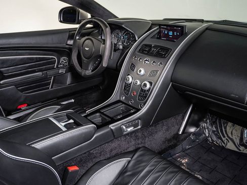 Used 2016 Aston Martin DB9 GT RWD image 19