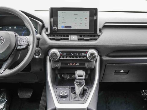 Used 2025 Toyota RAV4 XLE AWD/4WD image 14