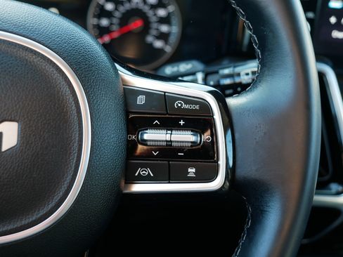 Certified 2022 Kia Sorento SX image 30