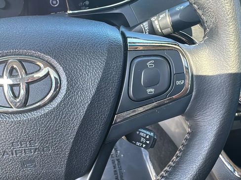 Used 2013 Toyota Avalon XLE Premium image 31