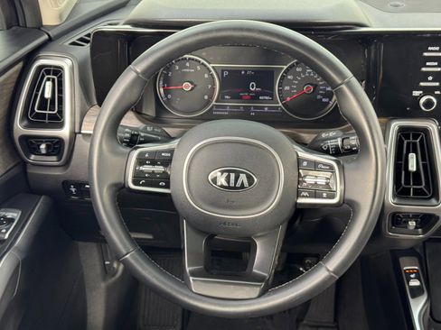 Used 2021 Kia Sorento EX w/ Panoramic Sunroof Package image 19