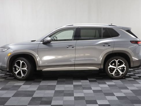 Used 2026 Volkswagen Tiguan SE w/ Panoramic Sunroof Package AWD/4WD image 4