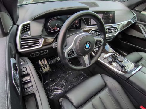 Used 2021 BMW X5 xDrive40i w/ M Sport Package AWD/4WD image 10