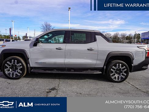 New 2026 Chevrolet Silverado EV LT image 9