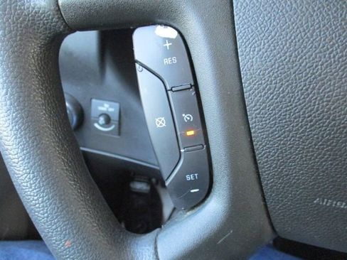 Used 2019 Chevrolet Express 2500 w/ Driver Convenience Package RWD image 15