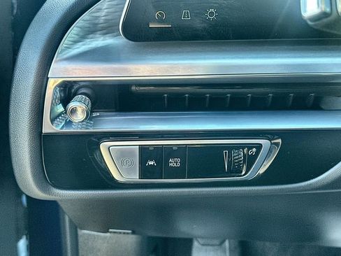 Used 2024 Cadillac Lyriq Sport image 18