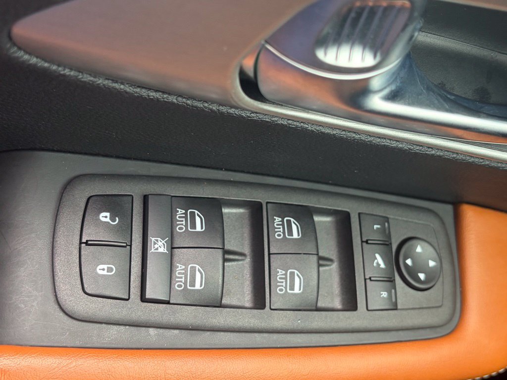 Used 2024 Chrysler Pacifica Pinnacle FWD image 56