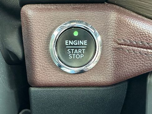 Used 2023 Ford Expedition Limited image 32