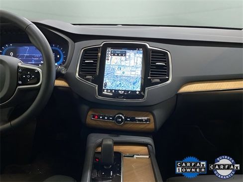 Used 2025 Volvo XC90 B6 Plus image 14
