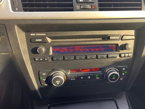 Used 2010 BMW M3 Coupe image 24