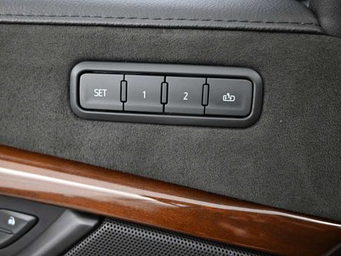 Used 2019 Cadillac Escalade ESV Premium Luxury w/ Escalade Sport Edition AWD/4WD image 20