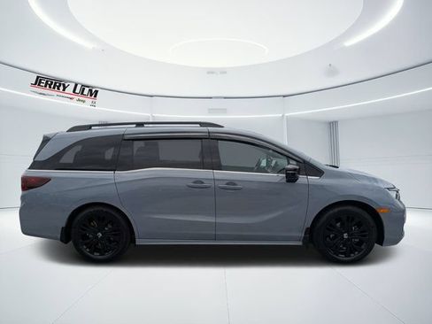 Used 2025 Honda Odyssey Sport-L image 2