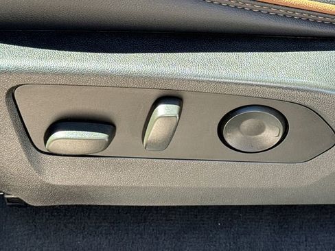 Used 2024 GMC Canyon AT4 w/ Technology Package image 21