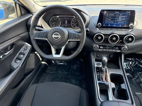 Used 2025 Nissan Sentra SR FWD image 22