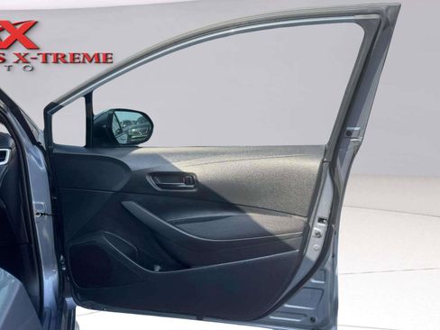 Used 2025 Toyota Corolla LE FWD image 51