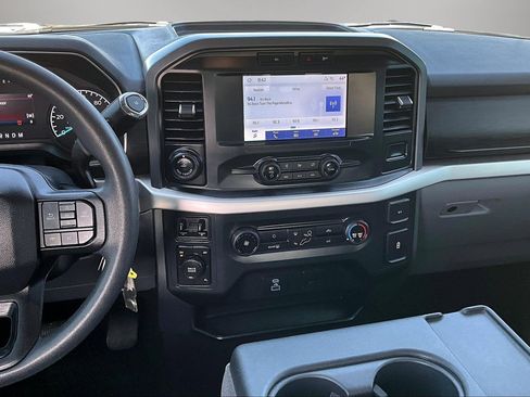 Used 2022 Ford F150 XLT w/ Trailer Tow Package image 10