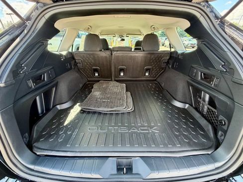 Used 2025 Subaru Outback AWD/4WD image 23