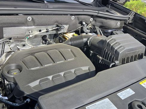 Used 2025 Volkswagen Atlas SEL Premium R-Line image 13