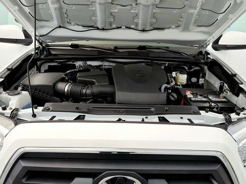 Used 2023 Toyota Tacoma SR5 AWD/4WD image 15