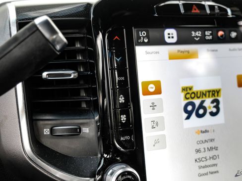 Used 2022 RAM 3500 Laramie w/ Night Edition image 60