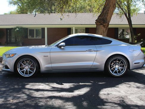 Used 2016 Ford Mustang GT Premium image 2